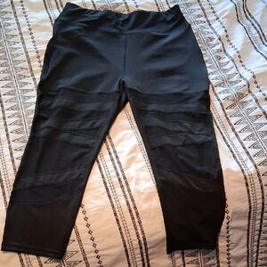 Pop Fit Classic Capri Leggings